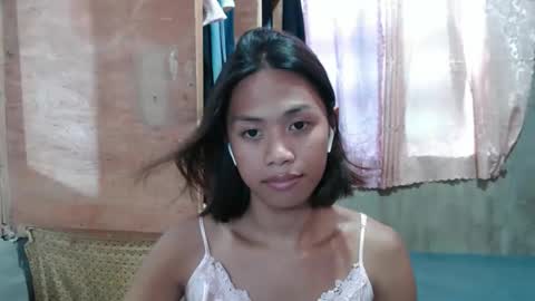 lovely_yvoneslutty online show from January 15, 2026, 6:40 am