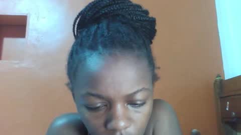 Snapshot of lovely_yvonne chatting on October 7, 2025, 9:01 pm Lovely yvonne online show from October 7, 2025, 9:01 pm