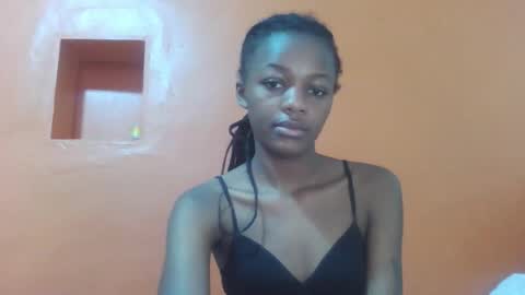Snapshot of lovely_yvonne chatting on October 16, 2025, 10:27 am Lovely yvonne online show from October 16, 2025, 10:27 am