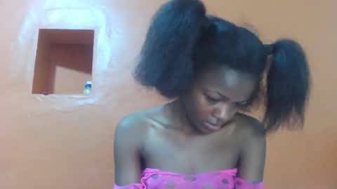 Snapshot of lovely_yvonne chatting on October 25, 2025, 12:13 pm Lovely yvonne online show from October 25, 2025, 12:13 pm