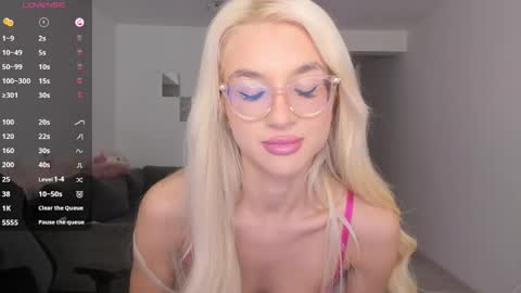 lovelybianca_ online show from April 7, 2026, 8:31 pm