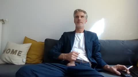 Snapshot of lovelybigcockgentleman chatting on September 15, 2025, 2:06 pm Max online show from September 15, 2025, 2:06 pm
