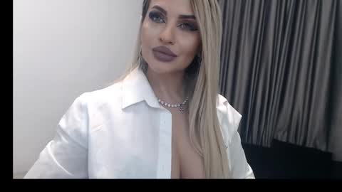 Snapshot of lovelyblondyxxx chatting on February 20, 2025, 10:37 pm PrAllinXXXa online show from February 20, 2025, 10:37 pm