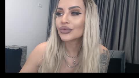 Snapshot of lovelyblondyxxx chatting on February 28, 2025, 10:39 pm PrAllinXXXa online show from February 28, 2025, 10:39 pm