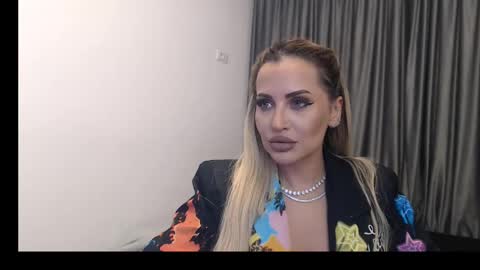 Snapshot of lovelyblondyxxx chatting on March 4, 2025, 7:01 pm PrAllinXXXa online show from March 4, 2025, 7:01 pm