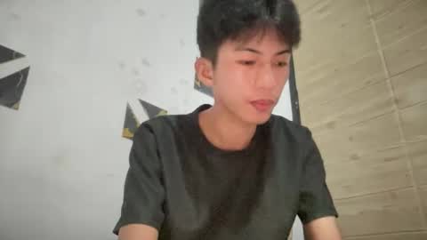 lovelyboy_jm online show from May 1, 2026, 12:04 am