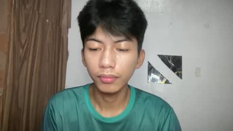 lovelyboy_jm online show from May 8, 2026, 4:23 pm