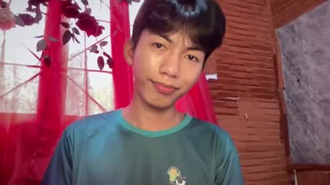 lovelyboy_jm online show from May 15, 2026, 11:23 pm