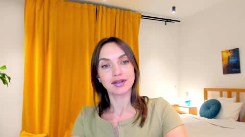 Mia online show from December 13, 2024, 7:10 pm