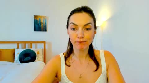 Mia online show from December 19, 2024, 10:56 am