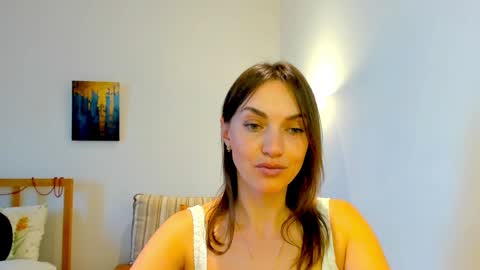 Mia online show from December 23, 2024, 10:21 am