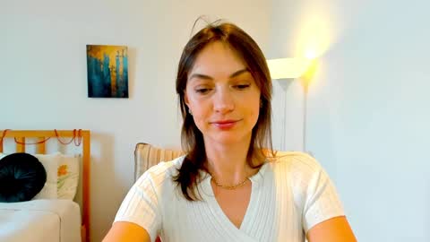 Mia online show from December 25, 2024, 9:24 am