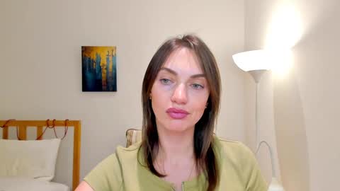 Mia online show from January 4, 2025, 5:37 pm