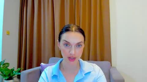 Mia online show from October 17, 2025, 11:46 am