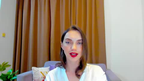 Mia online show from October 18, 2025, 2:40 pm