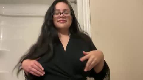 Snapshot of lovelykatiebabe chatting on November 12, 2025, 2:06 pm lovelykatiebabe online show from November 12, 2025, 2:06 pm