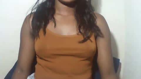 lovelylarra online show from January 31, 2026, 7:23 pm