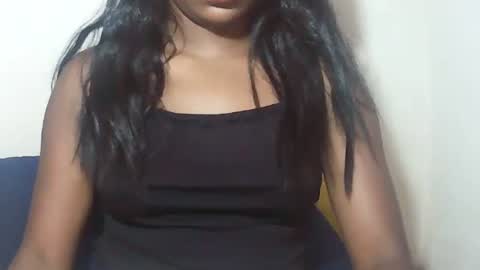 lovelylarra online show from February 7, 2026, 11:25 am