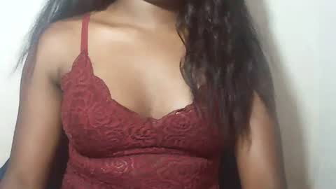 lovelylarra online show from February 22, 2026, 8:13 am