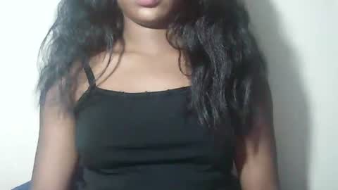 lovelylarra online show from March 30, 2026, 8:59 am