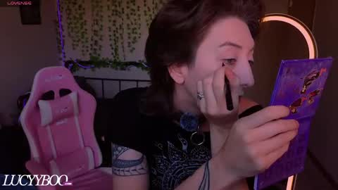 lovelylittlelucyy online show from May 31, 2026, 9:49 pm