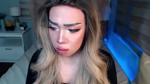 Rebeca online show from November 25, 2025, 6:41 pm