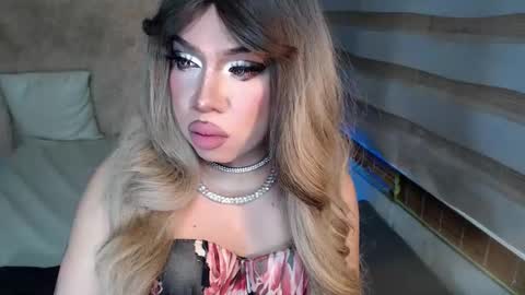 Rebeca online show from December 1, 2025, 6:02 pm