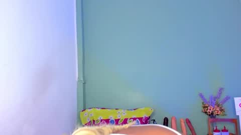 Snapshot of lovelynickyy chatting on February 11, 2025, 12:37 pm Nicky online show from February 11, 2025, 12:37 pm