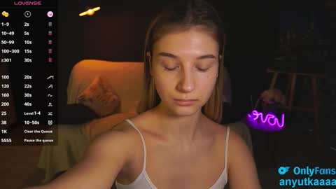 Snapshot of lovelyspacee chatting on February 11, 2025, 2:24 pm Anna online show from February 11, 2025, 2:24 pm