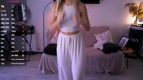 Anna online show from October 14, 2025, 10:27 am