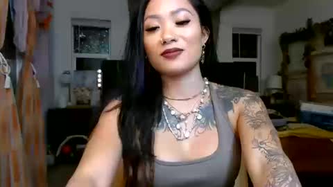 Snapshot of lovelyxmacii chatting on October 14, 2025, 2:23 am lovelyxmacii online show from October 14, 2025, 2:23 am