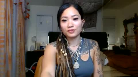 Snapshot of lovelyxmacii chatting on October 26, 2025, 5:24 am lovelyxmacii online show from October 26, 2025, 5:24 am
