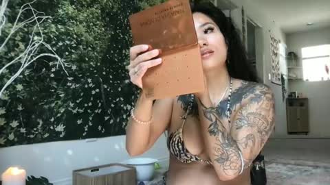 lovelyxmacii online show from July 15, 2026, 10:04 pm
