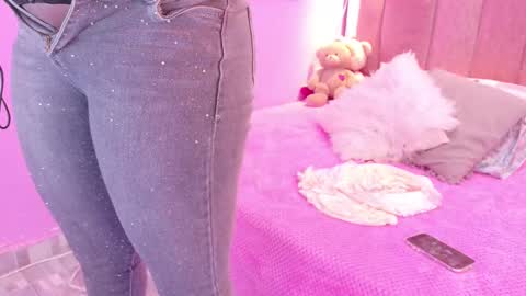 L O V E  online show from March 6, 2026, 12:01 pm