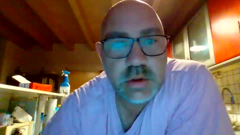 lover010983 online show from September 16, 2025, 5:08 am