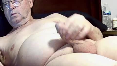 Snapshot of loverboy5820 chatting on November 10, 2025, 5:34 pm loverboy5820 online show from November 10, 2025, 5:34 pm