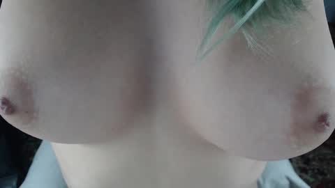Snapshot of lovers613228 chatting on December 20, 2024, 2:52 am lovers613228 online show from December 20, 2024, 2:52 am