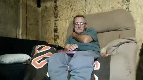 Snapshot of lovesex6565 chatting on November 2, 2025, 12:29 pm just here to have fun and cum online show from November 2, 2025, 12:29 pm