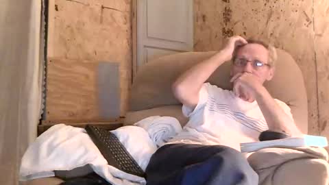 Snapshot of lovesex6565 chatting on November 16, 2025, 12:33 pm just here to have fun and cum online show from November 16, 2025, 12:33 pm