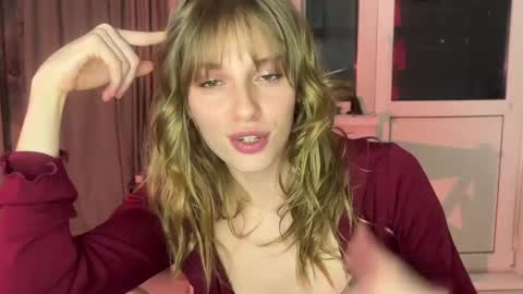 lovesstation online show from February 7, 2025, 9:26 pm