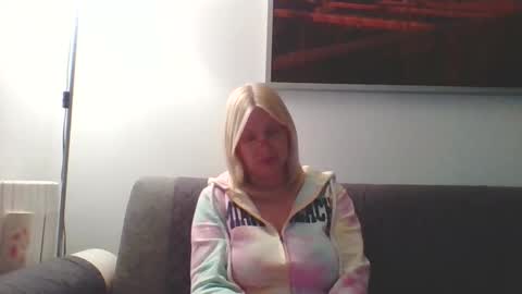 Marlyn online show from March 6, 2026, 9:22 pm