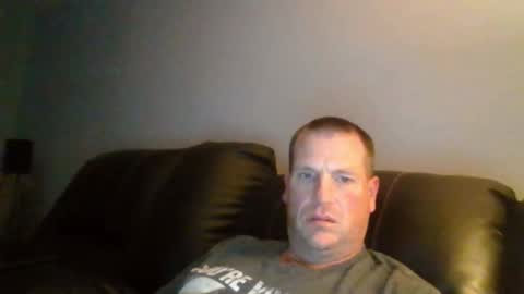 Snapshot of lovetocum37 chatting on November 17, 2025, 3:01 am lovetocum37 online show from November 17, 2025, 3:01 am