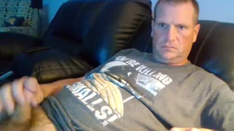 lovetocum37 online show from June 18, 2026, 3:29 am