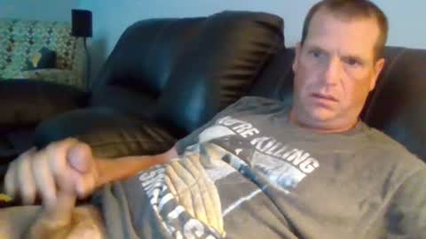 lovetocum37 online show from July 18, 2026, 12:42 pm