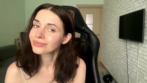 Isabella online show from July 26, 2026, 7:15 am