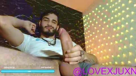 lovexjuxn77 online show from April 17, 2026, 8:45 pm