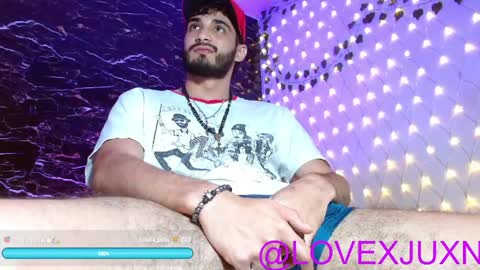 lovexjuxn77 online show from April 18, 2026, 10:32 pm