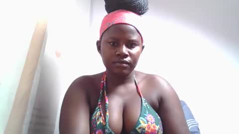 lovie_paula online show from October 21, 2025, 1:01 pm