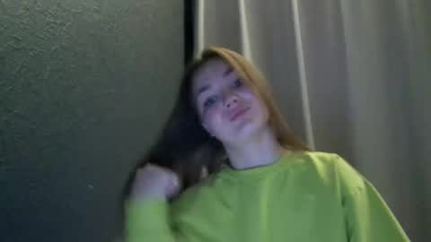 Snapshot of loviesimone chatting on October 9, 2025, 9:02 pm loviesimone online show from October 9, 2025, 9:02 pm