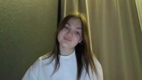 Snapshot of loviesimone chatting on November 13, 2025, 9:36 pm loviesimone online show from November 13, 2025, 9:36 pm